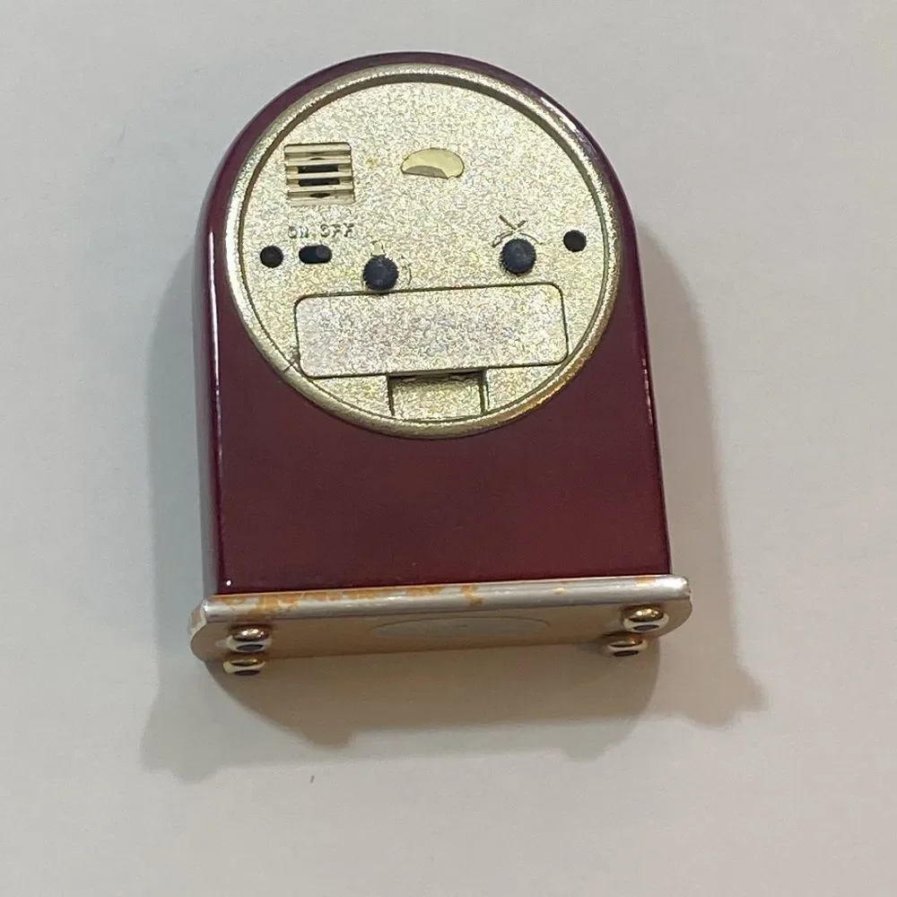Elegant Red Burgundy  and Gold Quartz Clock